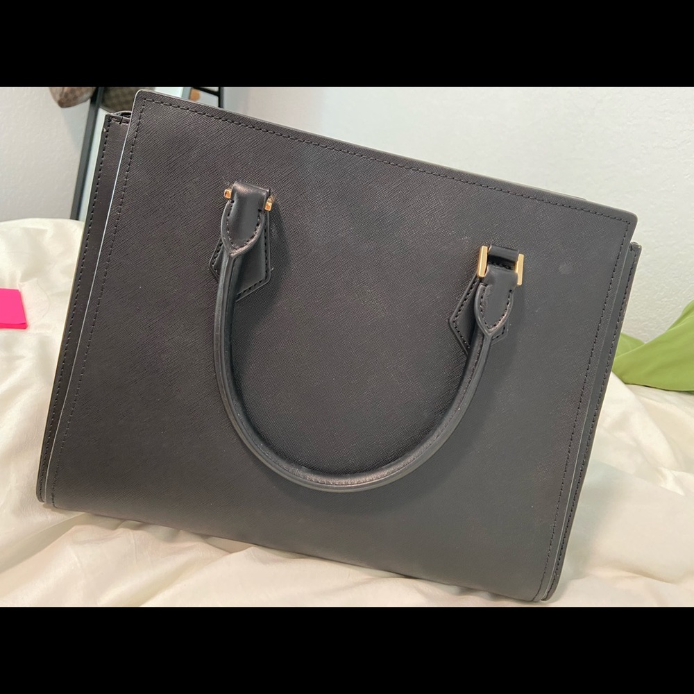 MICHAEL KORS HOPE MEDIUM MESSENGER SATCHEL BAG BLACK